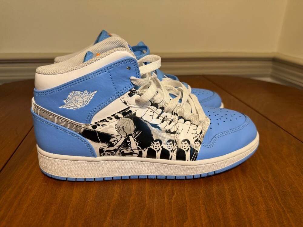 Nike Air Jordan 1 Mid SE 'University Blue' GS Sneakers Boys 7Y
